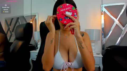  Chloe Harper  online show from September 30, 2025, 2:44 pm