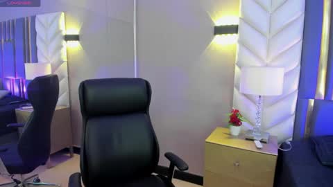  Chloe Harper  online show from April 14, 2026, 11:38 am