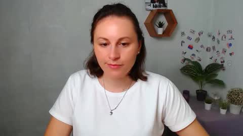 Chloe online show from September 22, 2025, 3:41 am