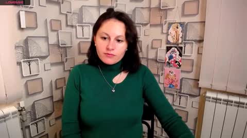 Chloe online show from October 4, 2025, 9:29 am