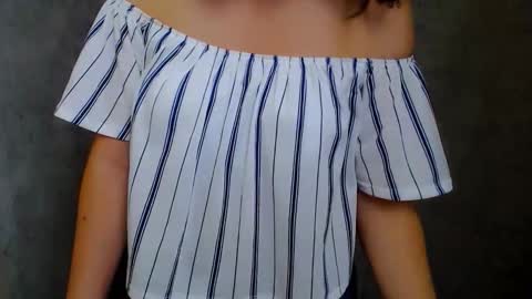 Chloe online show from November 9, 2025, 11:41 am