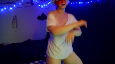 Chloekissxo online show from December 2, 2024, 5:04 pm