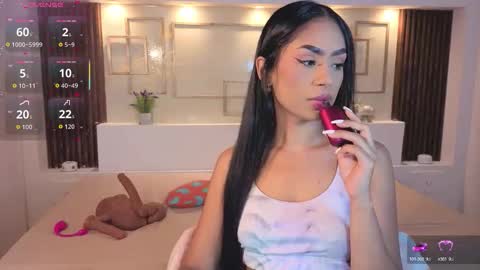 Chloe Moon online show from September 27, 2025, 11:48 am