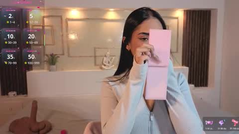 Chloe Moon online show from November 8, 2025, 11:21 am