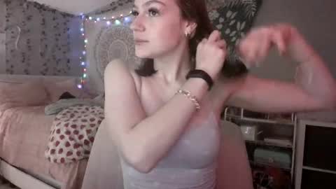 Chloe online show from April 17, 2026, 1:41 am