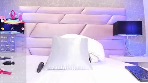 Snapshot of chloetaylorr_ chatting on September 11, 2025, 10:43 pm CHLOE online show from September 11, 2025, 10:43 pm