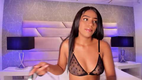 Snapshot of chloetaylorr_ chatting on September 27, 2025, 7:52 pm CHLOE online show from September 27, 2025, 7:52 pm