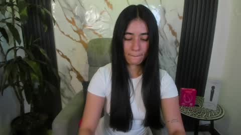 Snapshot of chloeturner_ chatting on May 5, 2026, 1:19 pm ChloeTurner online show from May 5, 2026, 1:19 pm