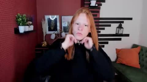 Chloe online show from October 2, 2025, 10:44 am