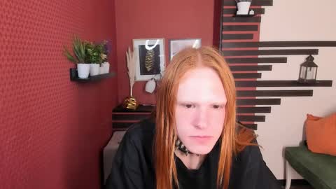 Chloe online show from October 4, 2025, 10:57 am