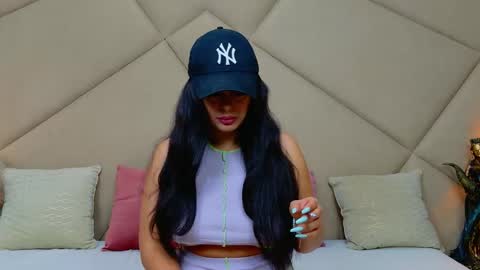 Chloe Vee online show from September 28, 2025, 5:02 am