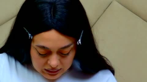 Chloe Vee online show from April 3, 2026, 4:54 am