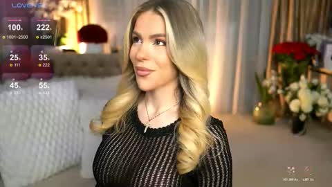 Chloe online show from March 12, 2026, 9:32 pm