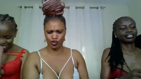 Snapshot of choco_violet chatting on February 12, 2025, 11:07 am VIOLET online show from February 12, 2025, 11:07 am