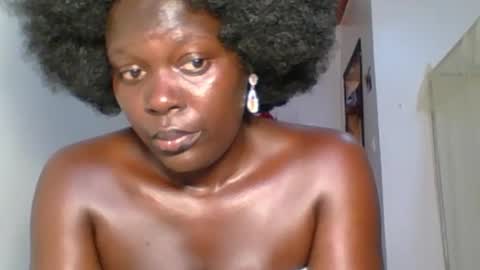 Snapshot of chocolate_queen25 chatting on October 16, 2025, 8:59 am chocolate queen25 online show from October 16, 2025, 8:59 am