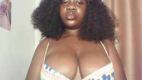 chocolateassgirl61 online show from September 26, 2025, 11:47 am