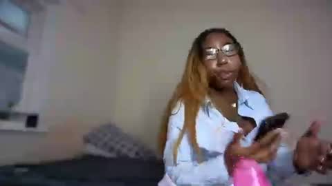 chocolatebunnycakez online show from July 28, 2026, 7:04 pm