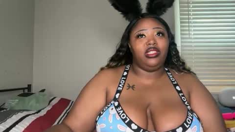 Melina online show from April 5, 2026, 3:42 pm