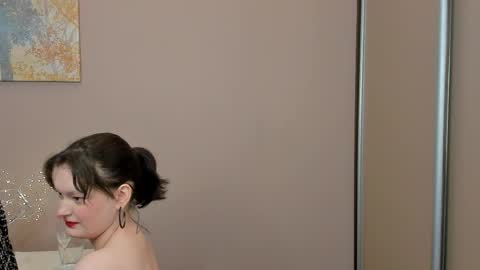 Cassandra online show from April 7, 2026, 4:57 am