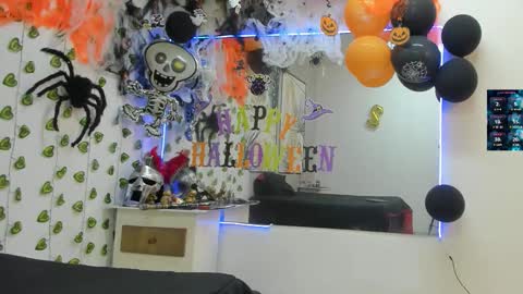 Snapshot of choreythaiylor chatting on October 9, 2025, 2:15 pm Chorey Thaylor online show from October 9, 2025, 2:15 pm