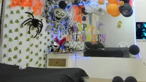 Snapshot of choreythaiylor chatting on October 22, 2025, 2:39 pm Chorey Thaylor online show from October 22, 2025, 2:39 pm