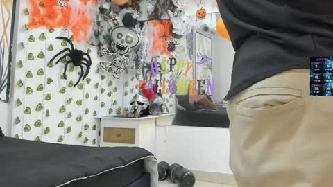 Snapshot of choreythaiylor chatting on October 30, 2025, 2:29 pm Chorey Thaylor online show from October 30, 2025, 2:29 pm