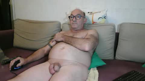 Snapshot of chrichri384 chatting on November 16, 2025, 3:39 pm chrichri online show from November 16, 2025, 3:39 pm