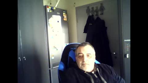 Snapshot of chris250268 chatting on April 8, 2026, 7:41 am Chris online show from April 8, 2026, 7:41 am