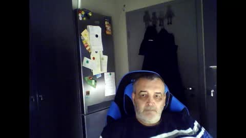 Snapshot of chris250268 chatting on April 25, 2026, 11:24 am Chris online show from April 25, 2026, 11:24 am