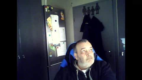 Snapshot of chris250268 chatting on May 1, 2026, 5:12 am Chris online show from May 1, 2026, 5:12 am