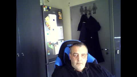 Snapshot of chris250268 chatting on May 7, 2026, 12:10 pm Chris online show from May 7, 2026, 12:10 pm