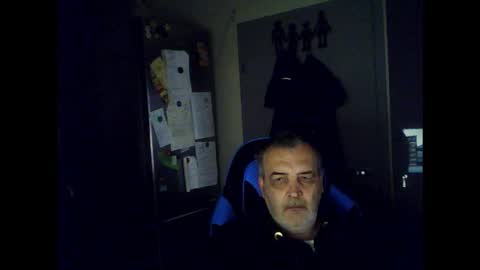 Snapshot of chris250268 chatting on May 10, 2026, 4:28 am Chris online show from May 10, 2026, 4:28 am