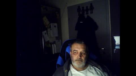 Snapshot of chris250268 chatting on May 22, 2026, 2:08 am Chris online show from May 22, 2026, 2:08 am