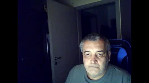 Snapshot of chris250268 chatting on May 24, 2026, 12:37 am Chris online show from May 24, 2026, 12:37 am
