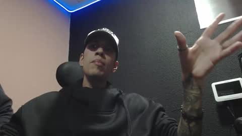 Snapshot of chris_castro chatting on October 1, 2025, 11:33 pm ChrisG online show from October 1, 2025, 11:33 pm