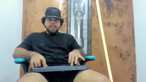 chris_evans00 online show from March 1, 2026, 7:49 pm