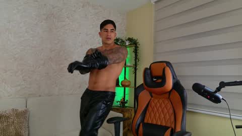 chris reilly online show from December 7, 2024, 2:42 am