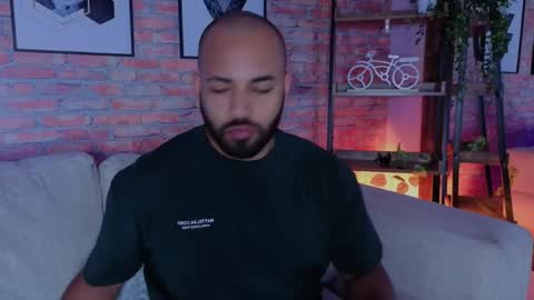 Snapshot of chris_varden chatting on May 12, 2026, 7:22 pm Chris Varden online show from May 12, 2026, 7:22 pm