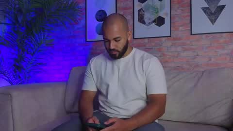 Snapshot of chris_varden chatting on May 20, 2026, 3:13 am Chris Varden online show from May 20, 2026, 3:13 am