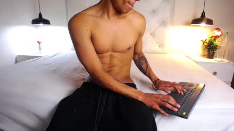 Snapshot of chris_weell chatting on December 1, 2024, 7:36 pm Chris Weell online show from December 1, 2024, 7:36 pm