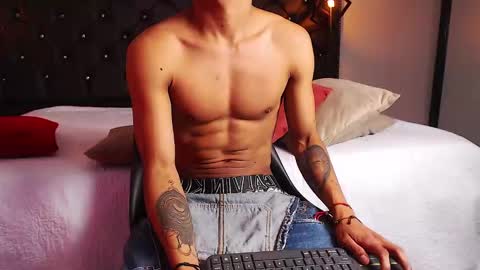 Snapshot of chris_weell chatting on December 5, 2024, 1:14 am Chris Weell online show from December 5, 2024, 1:14 am