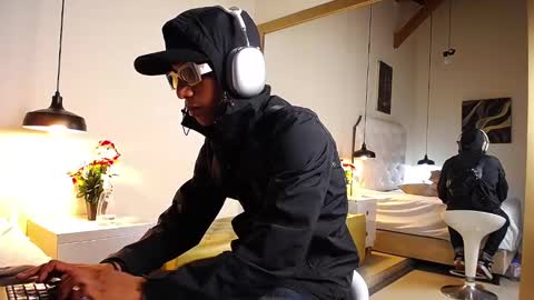 Snapshot of chris_weell chatting on December 7, 2024, 2:53 am Chris Weell online show from December 7, 2024, 2:53 am