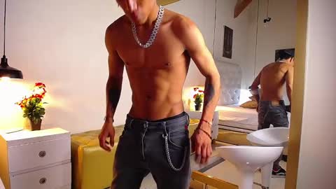 Snapshot of chris_weell chatting on December 7, 2024, 8:49 pm Chris Weell online show from December 7, 2024, 8:49 pm