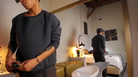 Snapshot of chris_weell chatting on December 22, 2024, 3:00 am Chris Weell online show from December 22, 2024, 3:00 am