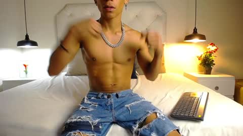 Snapshot of chris_weell chatting on December 22, 2024, 8:03 pm Chris Weell online show from December 22, 2024, 8:03 pm