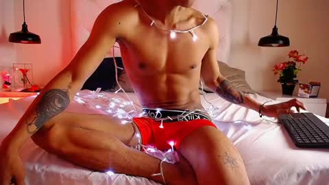 Snapshot of chris_weell chatting on December 23, 2024, 9:08 pm Chris Weell online show from December 23, 2024, 9:08 pm