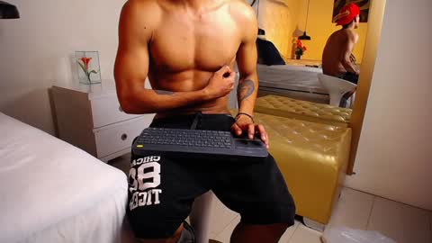 Snapshot of chris_weell chatting on January 3, 2025, 11:23 pm Chris Weell online show from January 3, 2025, 11:23 pm