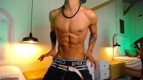 Snapshot of chris_weell chatting on February 14, 2025, 12:41 am Chris Weell online show from February 14, 2025, 12:41 am