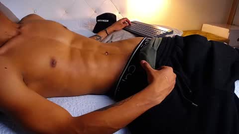 Snapshot of chris_weell chatting on February 15, 2025, 8:22 pm Chris Weell online show from February 15, 2025, 8:22 pm