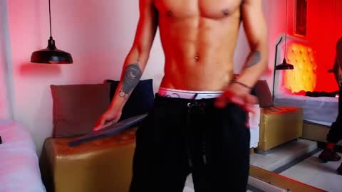 Snapshot of chris_weell chatting on February 19, 2025, 2:44 am Chris Weell online show from February 19, 2025, 2:44 am